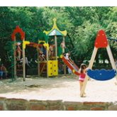 Детские площадки в Николаеве соседствуют со спортивными
